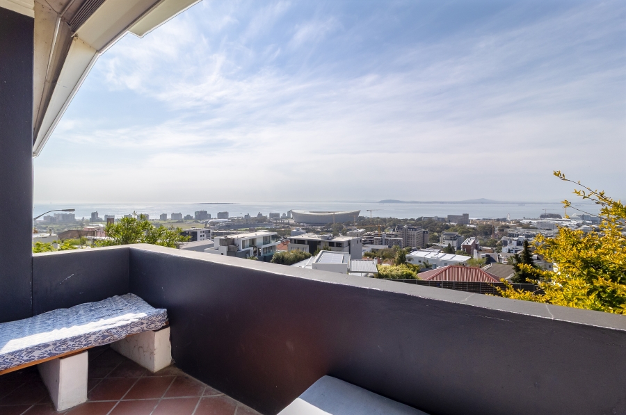 To Let 1 Bedroom Property for Rent in Green Point Western Cape